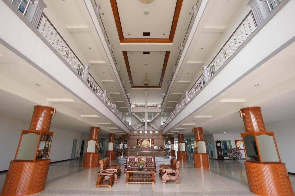 Oyo 75394 Sakthong Grand Hotel Chiang Khong Ngoại thất bức ảnh